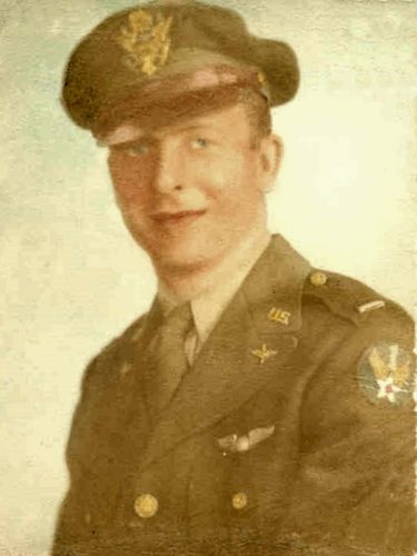 Bill Pace (druhý pilot).